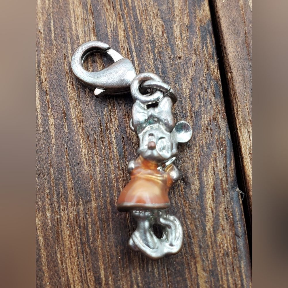 Disney parks collectible charm for bracelet or necklace Minnie mouse